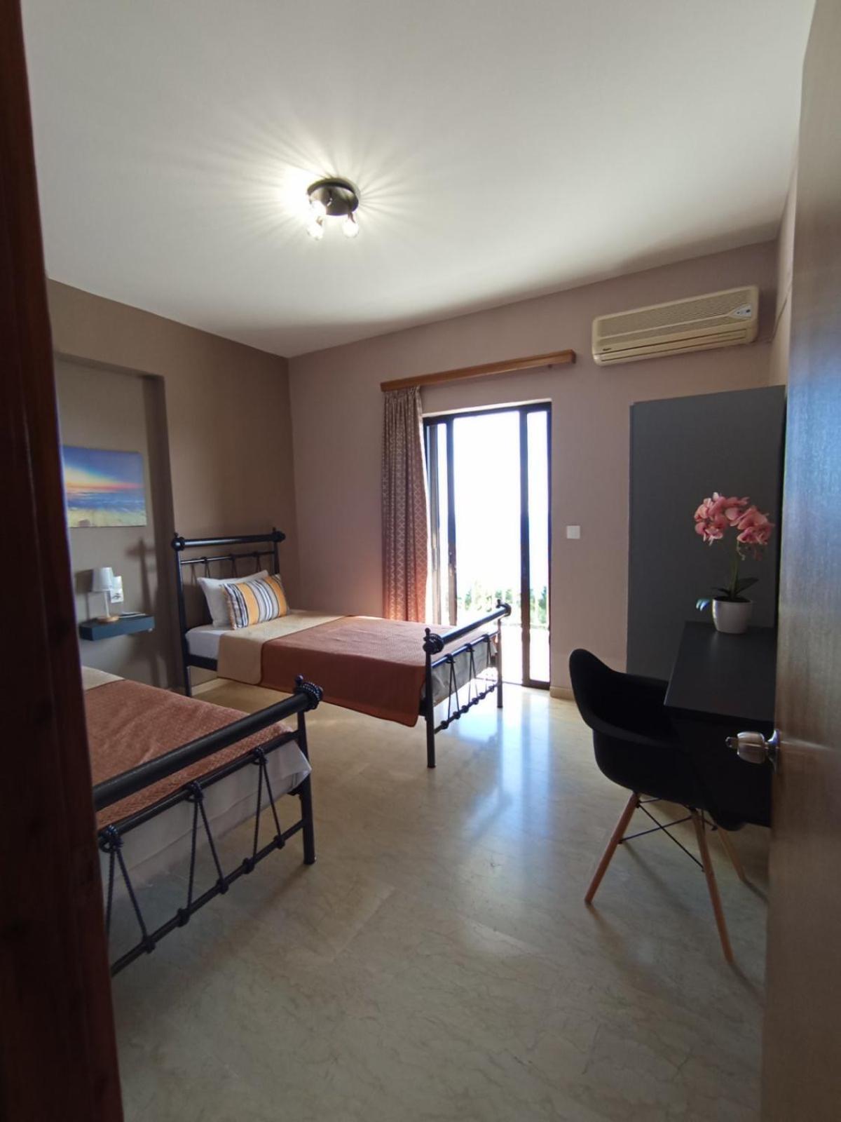 Horizon Blue Apartment Loutsa  Exterior photo
