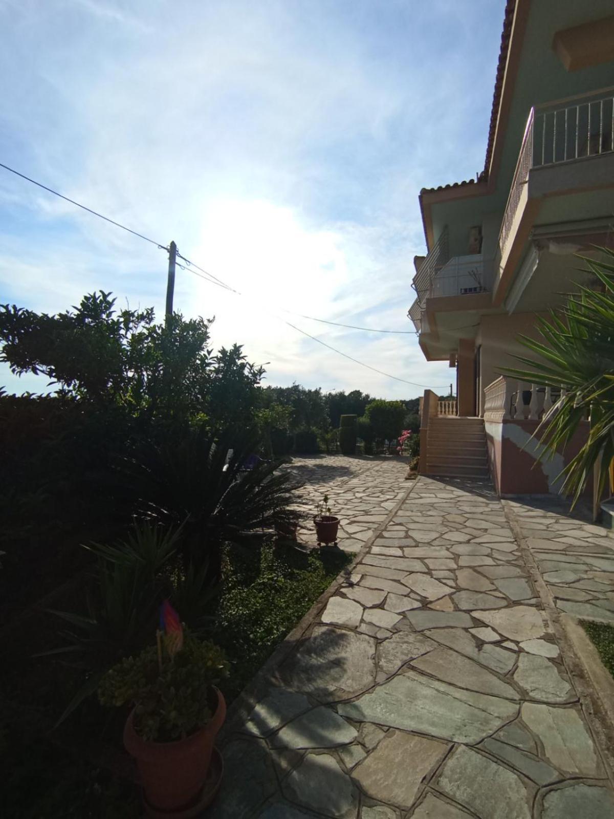 Horizon Blue Apartment Loutsa  Exterior photo
